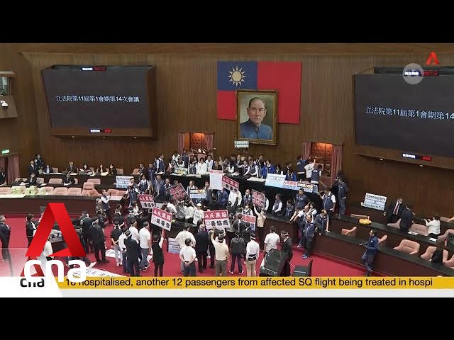 ⁣Protests erupt in Taiwan parliament over push for legislative reforms