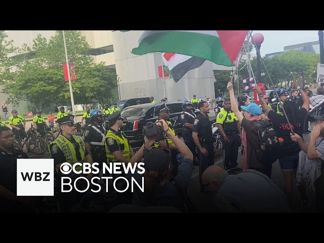⁣Pro-Palestinian protesters boo President Biden's motorcade in Boston
