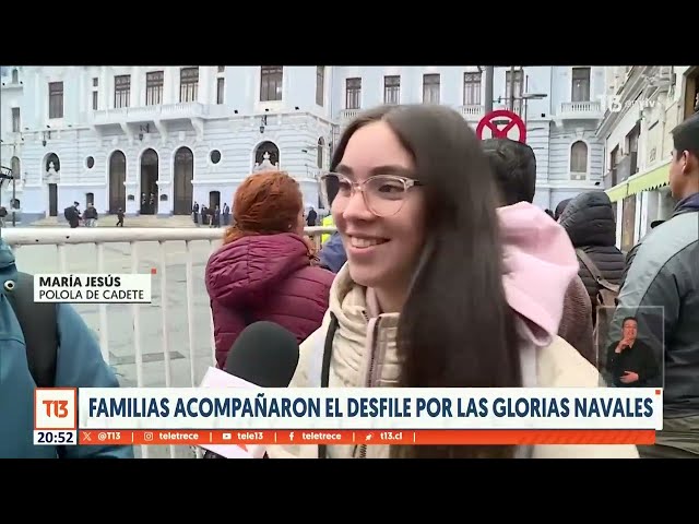 Familias acompañaron el desfile por las Glorias Navales