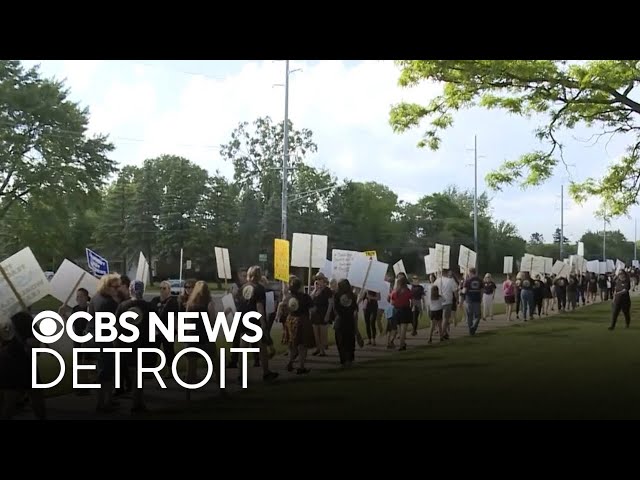 Detroit police arrest man who escaped custody, Troy teachers picket for higher pay and more stories