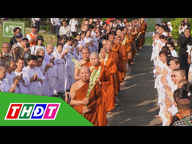 ⁣Hành hương về ngôi đền Phật giáo lớn nhất thế giới | THDT