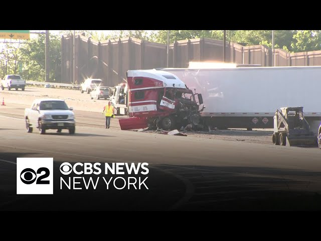 ⁣Cleanup on Route 80 after deadly crash in Hackensack, New Jersey