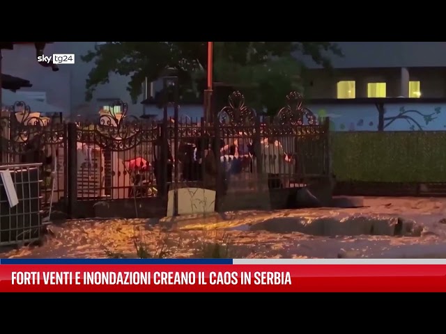⁣Forti venti e inondazioni creano il caos in Serbia