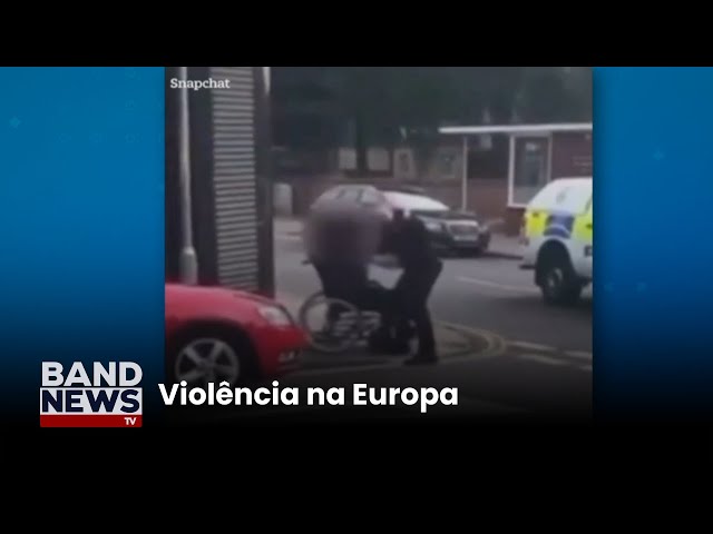 ⁣Policial dá socos e empurra cadeirante na Inglaterra | BandNews TV