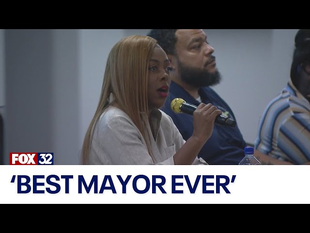 ⁣'Best mayor ever': Tiffany Henyard applauded by constituents following FOX 32 report