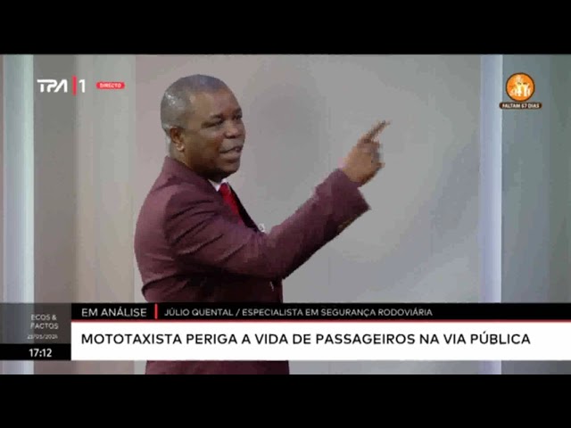 ⁣Mototaxista periga a vida de passageiros na via pública
