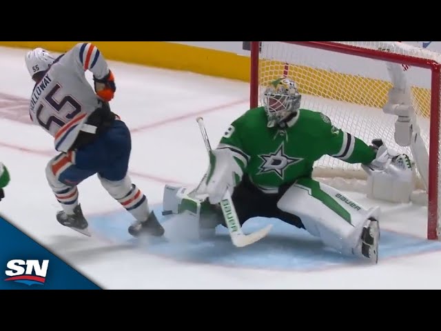 ⁣Stars' Jake Oettinger Makes Ridiculous Pad Save To Keep Game 1 Tied Late