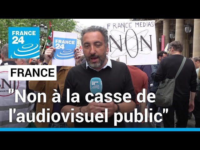 ⁣Forte mobilisation à Paris contre le projet de fusion des médias de l'audiovisuel public frança