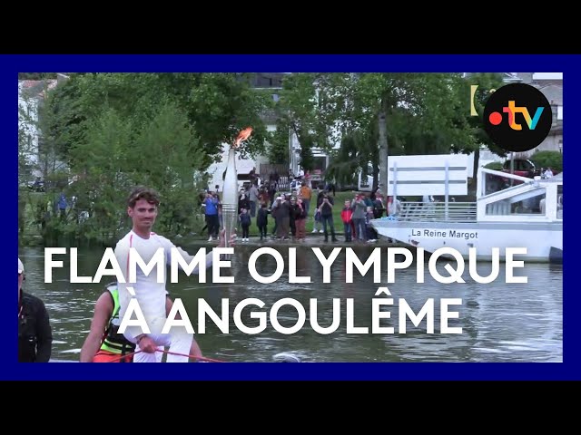 ⁣La flamme olympique sur la Charente à Angoulême