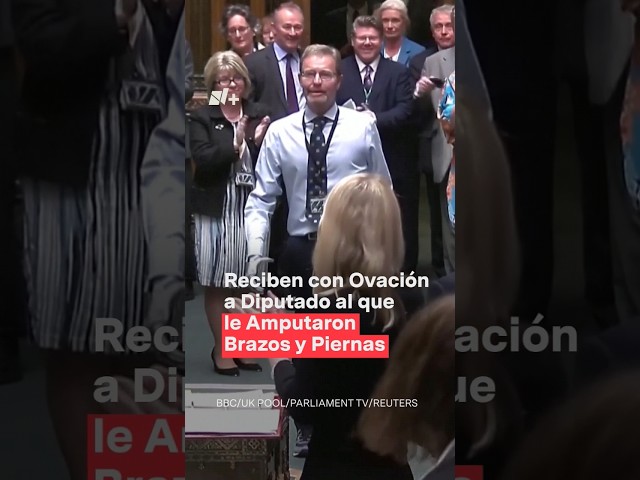 ⁣Aplauden a diputado al que le amputaron brazos y piernas - N+ #Shorts