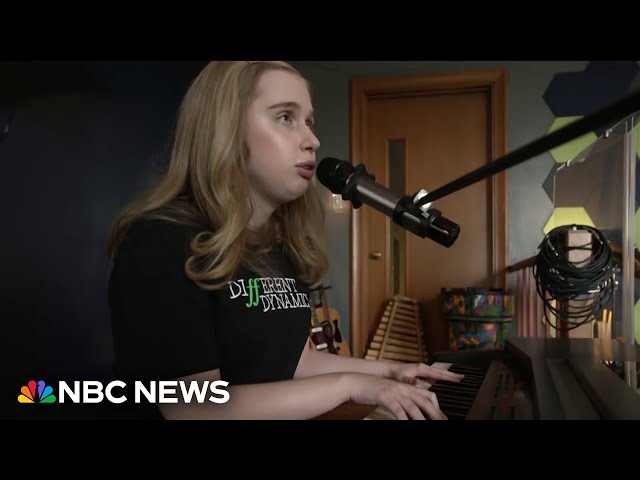 ⁣Meet Holly Connor, a blind teen with autism inspiring others through music