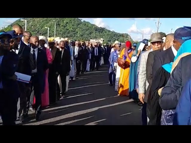 Investiture d’Azali : La queue pour rentrer au stade, vous serez étonnés, regardez