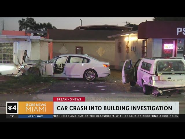 ⁣Car crash into Oakland Park building under investigation