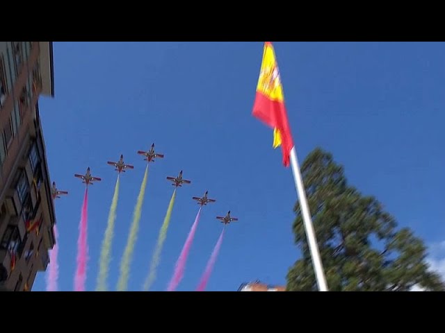 ⁣Espectacular desfile del Ejército español el Día de las Fuerzas Armadas con más de 3.000 sol…
