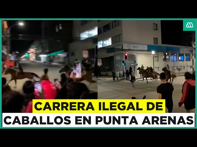 ⁣Insólita carrera de caballos en el centro Punta Arenas