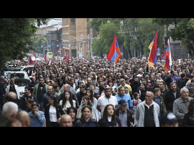 ⁣Armenians demand prime minister's resignation following village handover to Azerbaijan