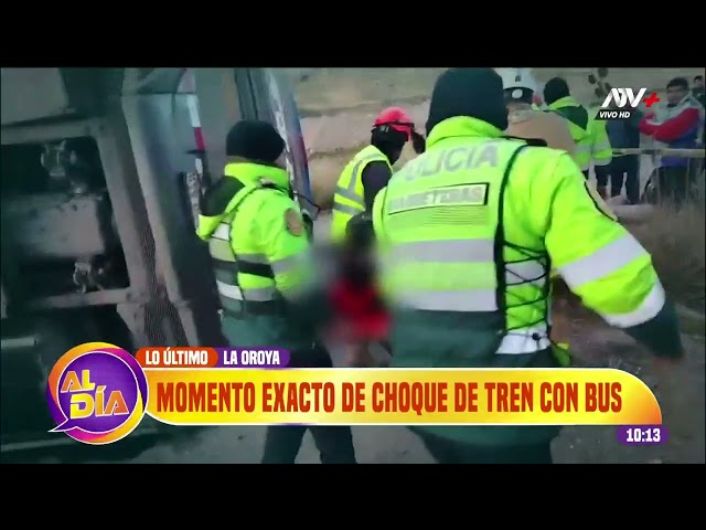 La Oroya: Imágenes del momento exacto del choque entre tren y bus interprovincial