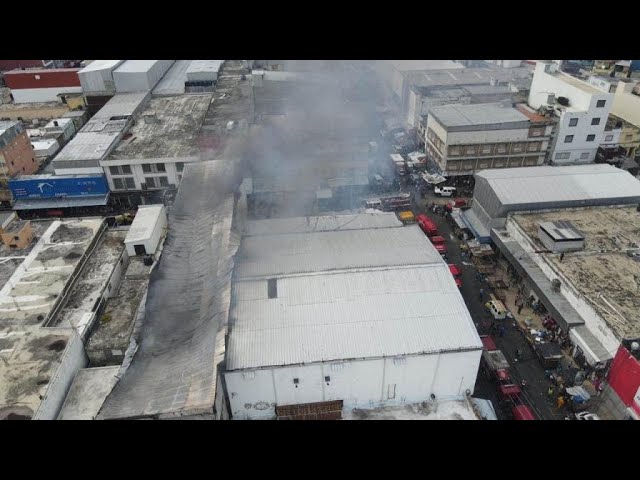 ⁣#SegundaEmisión| Fuego afecta importadora de la avenida Duarte en el Distrito Nacional