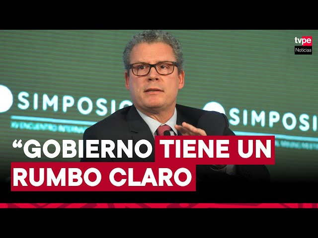 ⁣Ministro de Educación: "Estamos cerca de revertir la desaprobación de la presidenta Dina Boluar