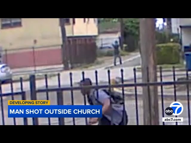 ⁣Man runs away as suspect shoots outside South L.A. church