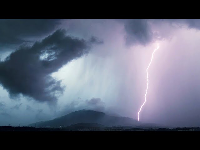 ⁣Cyclone Remal kills at least 16 people in India