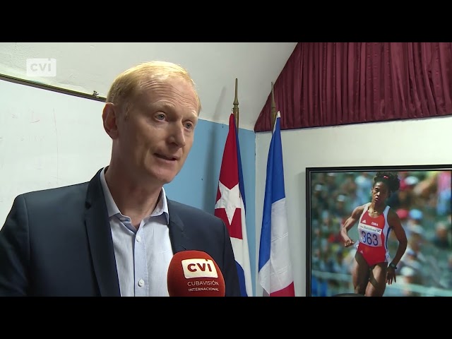 ⁣Embajada de Francia en Cuba y Universidad del Deporte organizan conversatorio