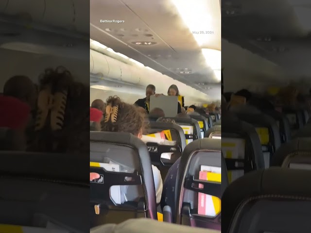 ⁣Spirit Airlines plane lands safely after passengers instructed to prepare for possible water landing