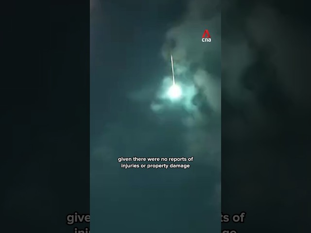 ⁣☄️ Fireball seen over Singapore