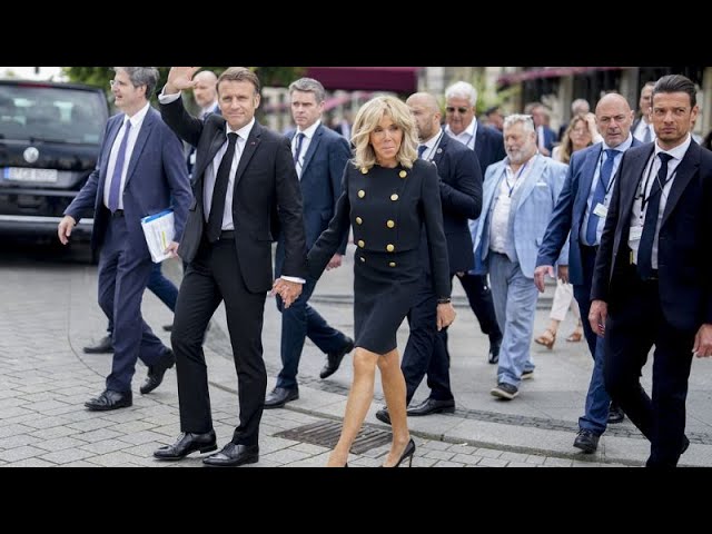 ⁣Macron qualifie la montée de l'extrême droite de "vent mauvais" pour l'Europe