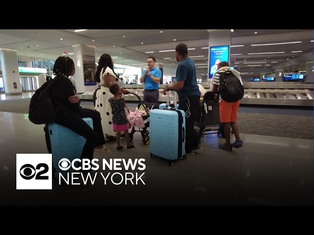 ⁣Flights delayed, traffic slow as travelers face Memorial Day storm in NYC