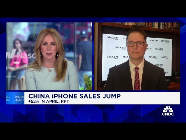 ⁣China iPhone sales jump