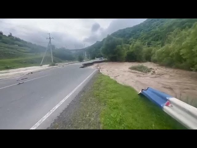 ⁣Las inundaciones más fuertes en décadas dejan al menos cuatro muertos en Armenia
