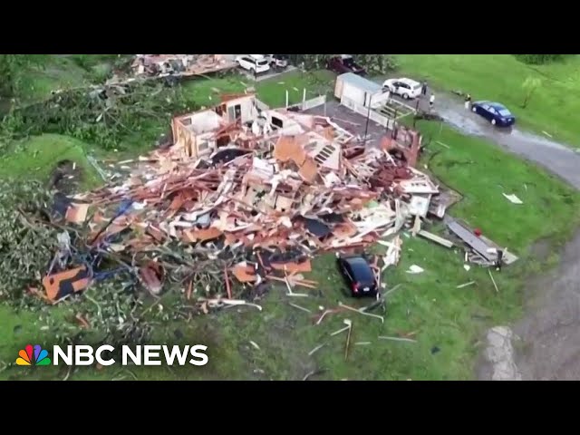 ⁣Kentucky family survives second tornado in 3 years