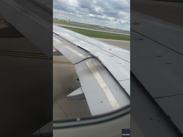 ⁣Engine fails on United plane just before takeoff at Chicago O'Hare #Shorts