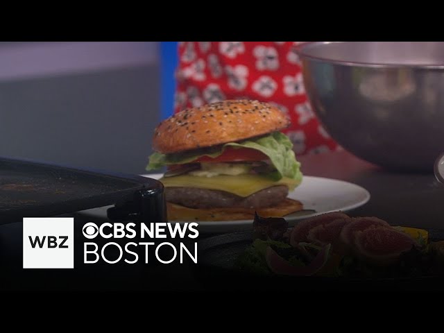 ⁣Boston chef whips up burgers on National Burger Day!