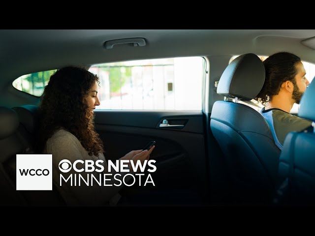 ⁣Walz, lawmakers celebrate rideshare law that keeps Uber, Lyft in Minnesota