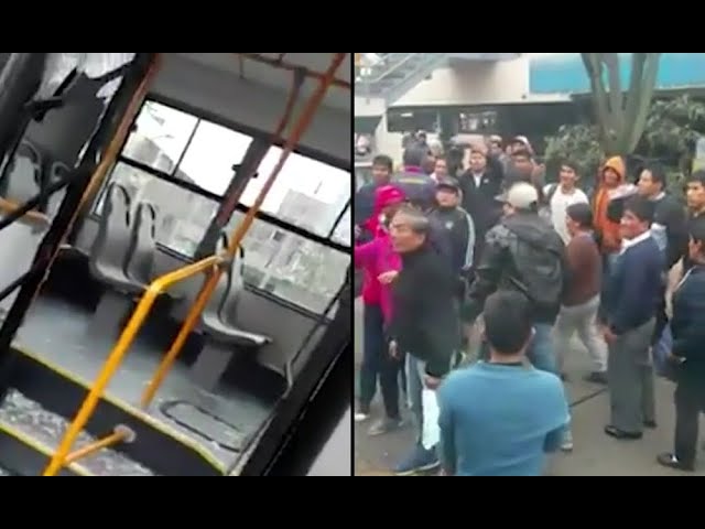⁣Colectiveros informales atacan buses del Corredor Morado