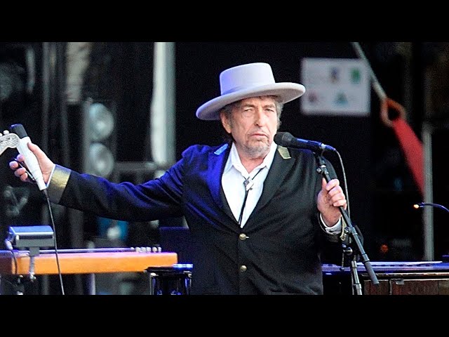 Unpublished Bob Dylan lyrics to be auctioned off