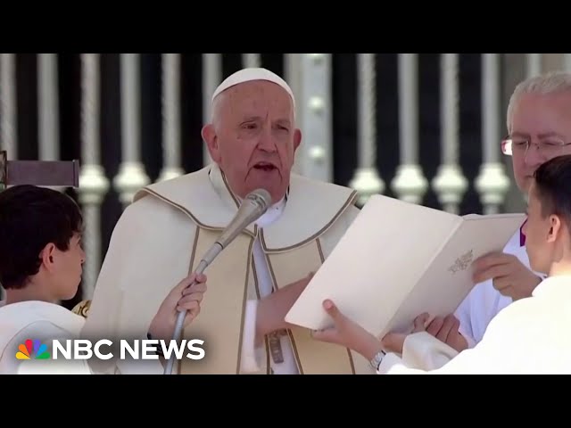 ⁣Vatican issues apology after Pope Francis uses homophobic slur