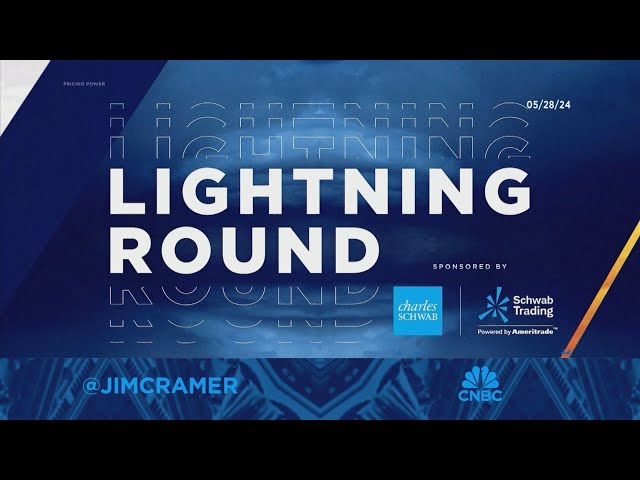⁣Lightning Round: Apple is a buy here, says Jim Cramer