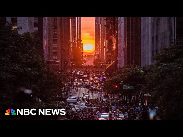 ⁣Watch: 'Manhattanhenge' lights up New York City