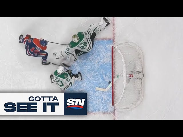 ⁣GOTTA SEE IT: Jake Oettinger's Stray Stick Robs Connor McDavid Of Wide-Open Goal