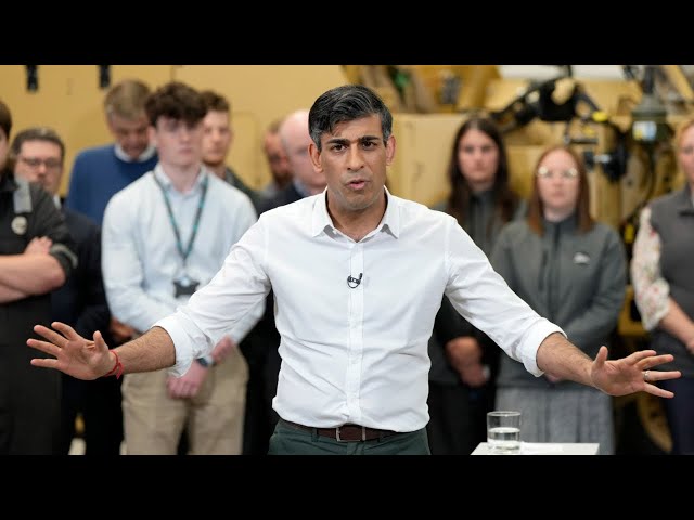 ⁣'He's gone for national service': Rishi Sunak 'throws kitchen sink' at elec