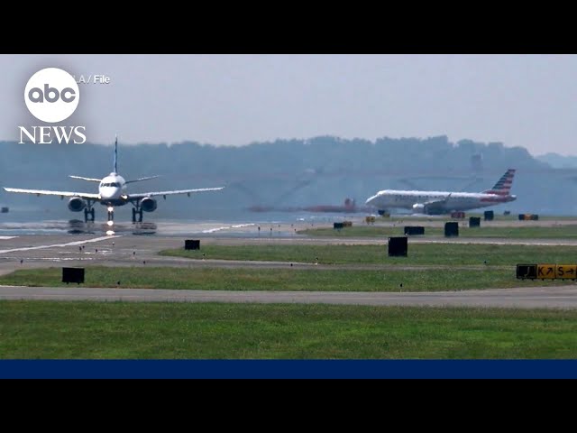 ⁣Investigation following potential collision of 2 passenger jets at Reagan National Airport