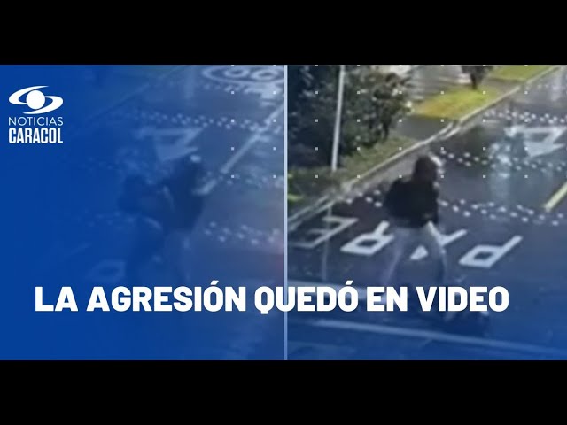 ⁣Brutal agresión en Bogotá: hombre le dio puños y patadas a una mujer