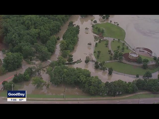 ⁣Heavy rain causes flooding in parts of North Texas