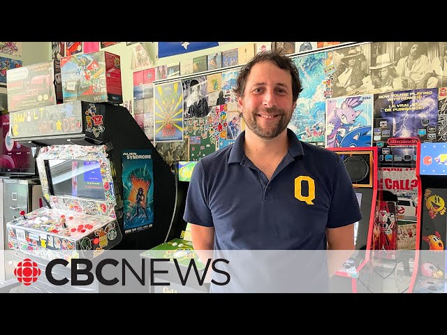 ⁣Quebec teacher builds arcade in his class to get kids 'off their phones'