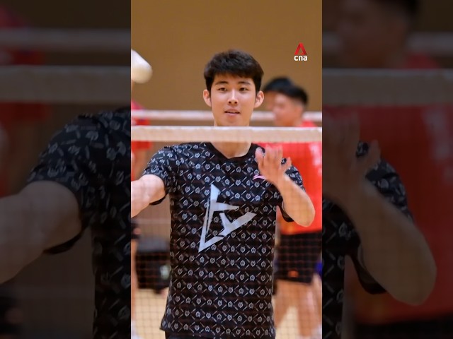 ⁣What's it like to train with Singapore badminton player Loh Kean Yew?