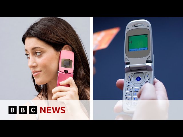 ⁣Would you ditch a smartphone for a 'dumbphone'? | BBC News