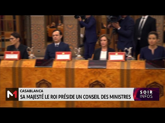 ⁣Sa Majesté le Roi préside un conseil des ministres